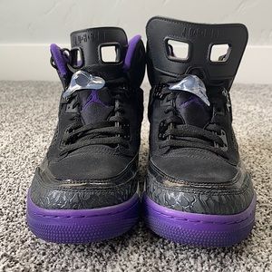 Men’s Jordans. These are VERY lightly used and in almost new condition.